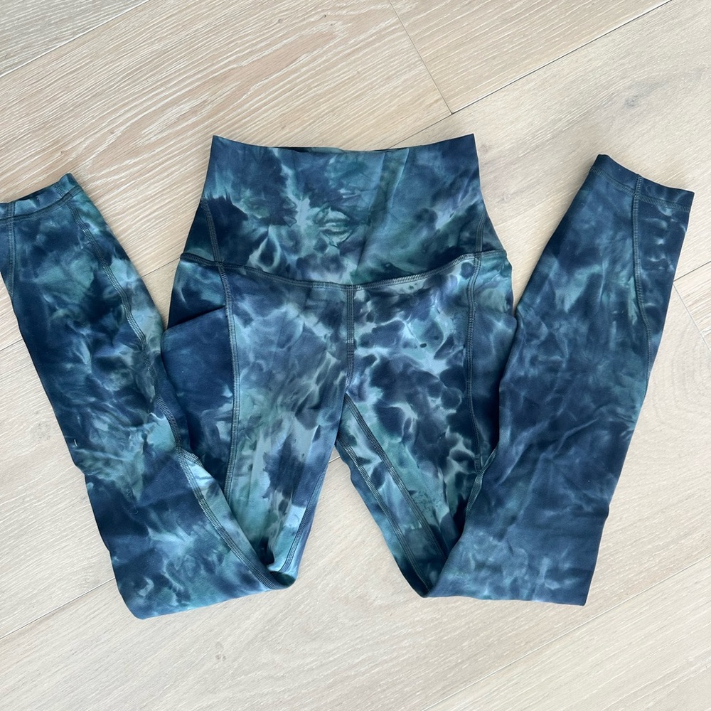 Lululemon align w/pockets. Like new